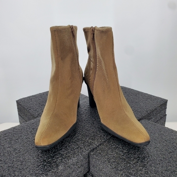 Apostrophe Womens Naomi Ankle Boot Heels Size 7M Beige Fabric Pointed Toe Shoes - Picture 12 of 14